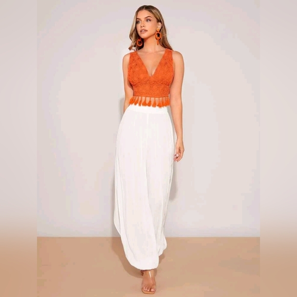 🆕️Guipure Lace Tassel Hem Tank Top - Picture 2 of 5